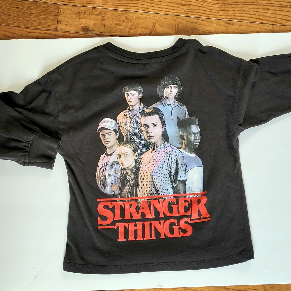 Zara Black and Red Long Sleeve Tees